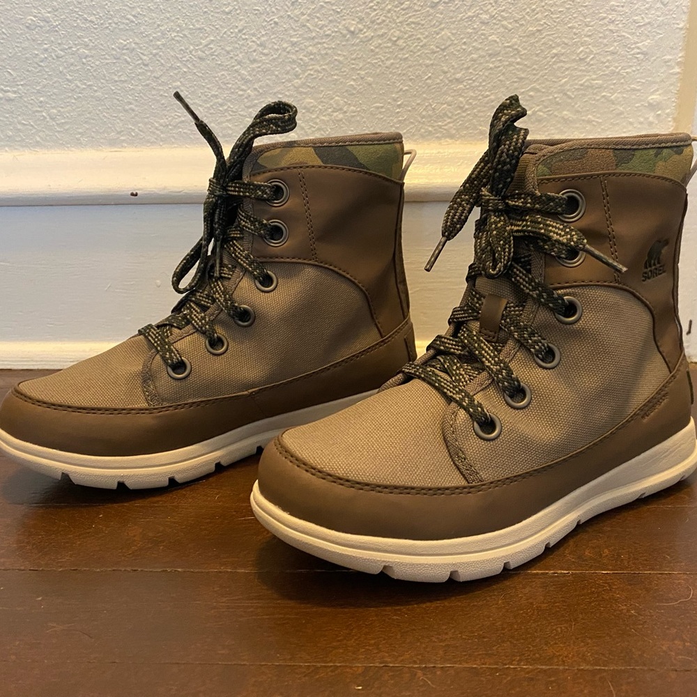 Size 7 Green Camo Sorel Boots